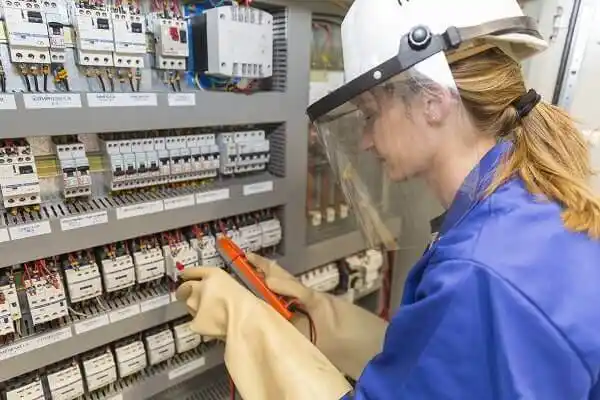 electrician New London